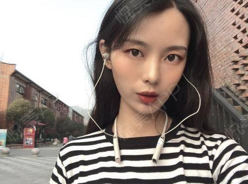 周玥娱乐圈吃瓜,娱乐圈吃瓜达人，揭秘娱乐圈背后的秘密