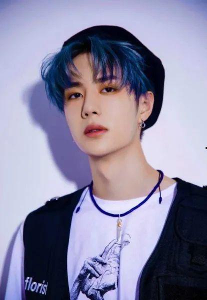 王一博和肖战娱乐圈吃瓜,揭秘吃瓜背后的真相